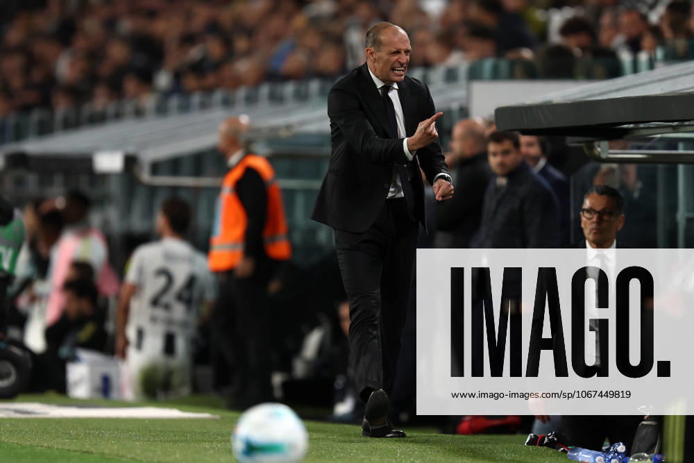 Juventus Fc - Ac Milan Massimiliano Allegri, head coach of Ac Milan yells during the Serie A match beetween Juventus Fc and Ac Milan at Allianz Stadium on October 5, 2025 in Turin, Italy . Torino Allianz Stadium Italy
