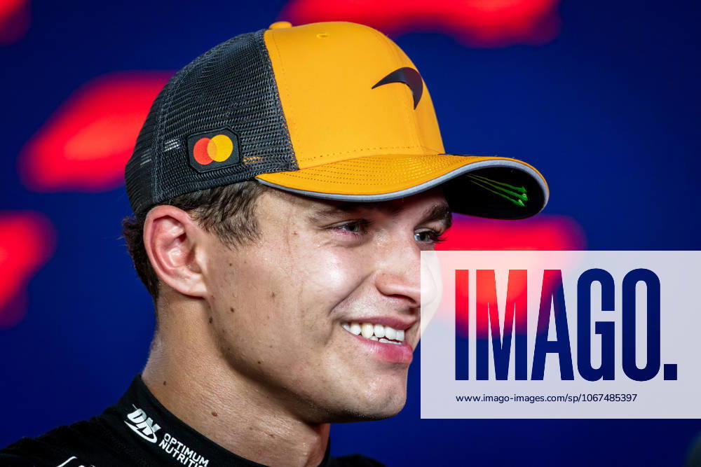 Lando Norris of Great Britain and McLaren F1 Team during Formula One Singapore Grand Prix. Singapore Singapore - ZUMAs197 20251004_aaa_s197_1225