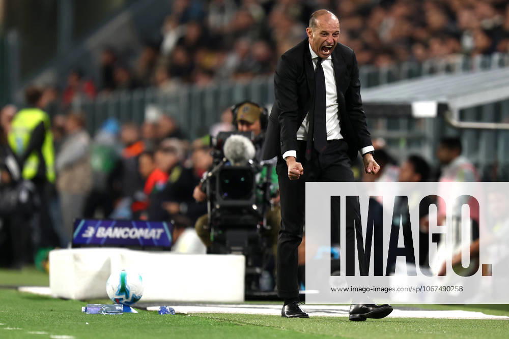 Juventus Fc - Ac Milan Massimiliano Allegri, head coach of Ac Milan gestures during the Serie A match beetween Juventus Fc and Ac Milan at Allianz Stadium on October 5, 2025 in Turin, Italy . Torino Allianz Stadium Italy