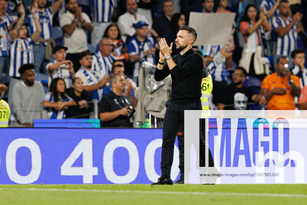 Francesco Farioli seen during Liga Portugal game between teams of FC Porto and SL Benfica at Estadio do Dragao (Maciej Rogowski Ball Raw Images) Porto Estadio do Dragao Portugal