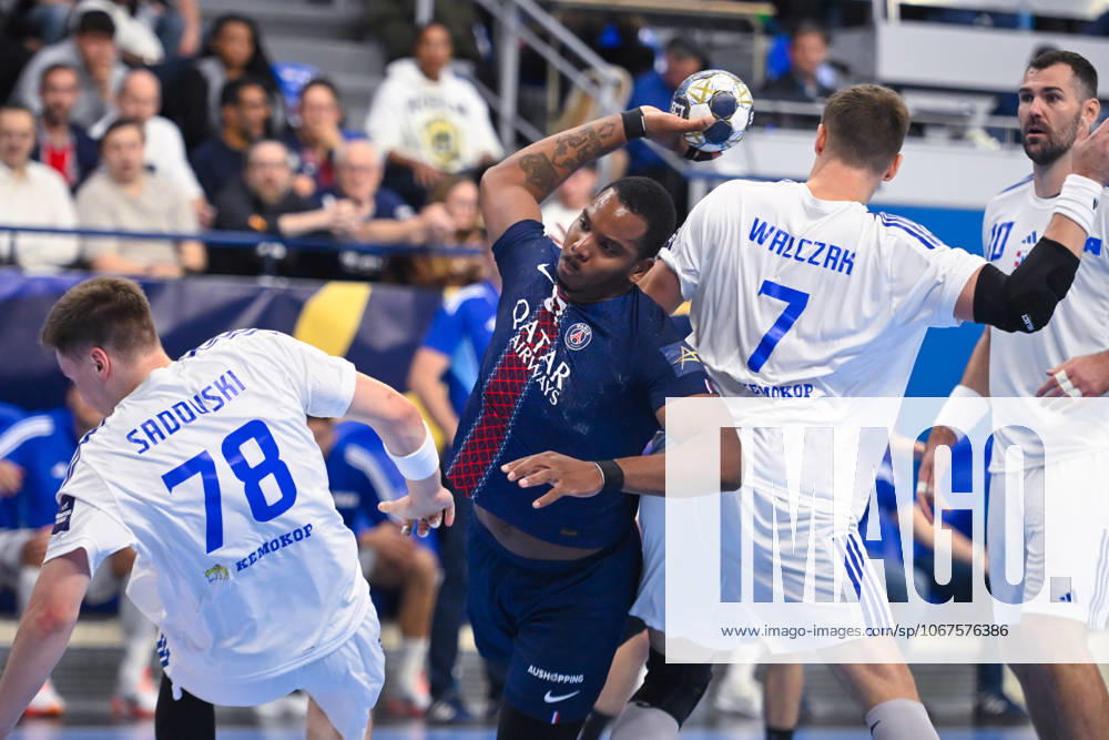 Loredon Gautier ( 97 - PSG ) , Walczak Patryk ( 7 - Zagreb ) and Sadouski Stanislau ( 78 - Zagreb ) during the EHF Champins League match between Paris Saint Germain and HC Zagreb at Salle Pierre De Coubertin on October 09, 2025 in Paris, France. ( Photo by Federico Pestellini PSNewz ) -