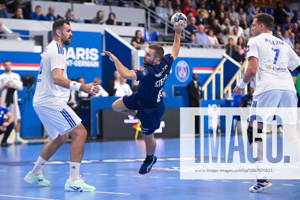 Luc STEINS ( 6 - PSG ) during the EHF Champins League match between Paris Saint Germain and HC Zagreb at Salle Pierre De Coubertin on October 09, 2025 in Paris, France. ( Photo by Federico Pestellini PSNewz ) -