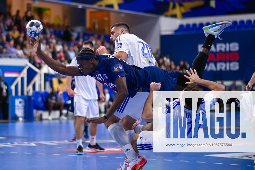 PELEKA Wallem ( 47 - PSG ) and Glavas Filip ( 71 - Zageb ) during the EHF Champins League match between Paris Saint Germain and HC Zagreb at Salle Pierre De Coubertin on October 09, 2025 in Paris, France. ( Photo by Federico Pestellini PSNewz ) -