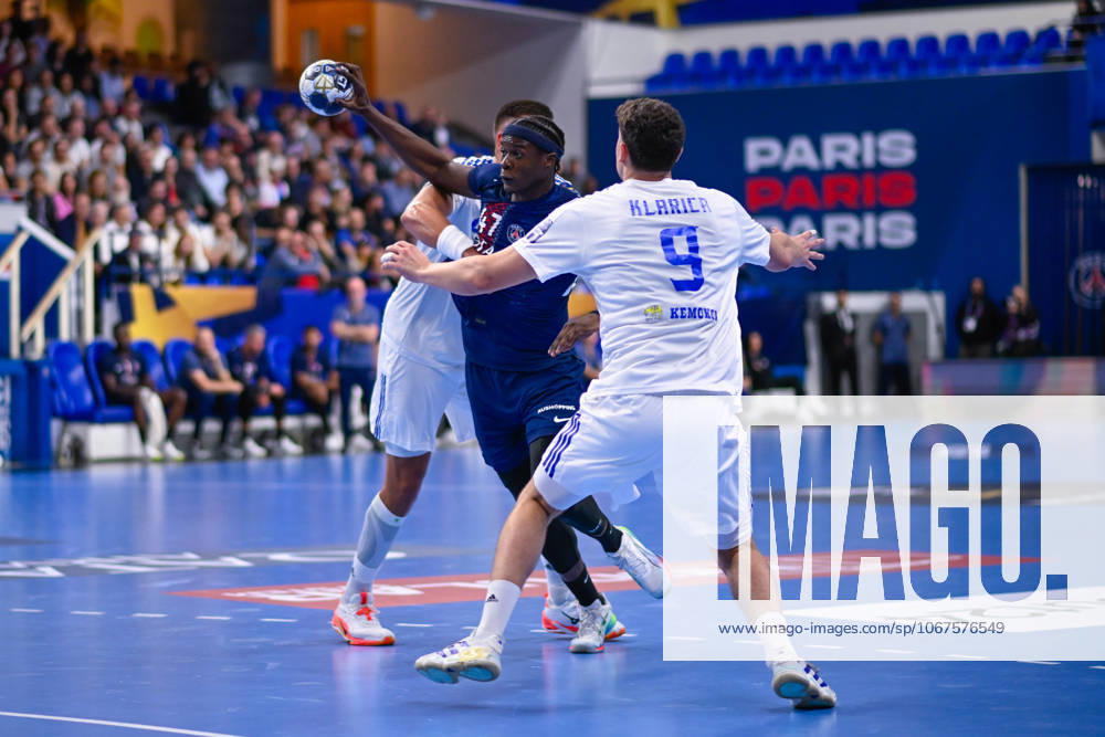 PELEKA Wallem ( 47 - PSG ) and Klarica Luka Lovre ( 9 - Zagreb ) during the EHF Champins League match between Paris Saint Germain and HC Zagreb at Salle Pierre De Coubertin on October 09, 2025 in Paris, France. ( Photo by Federico Pestellini PSNewz ) -