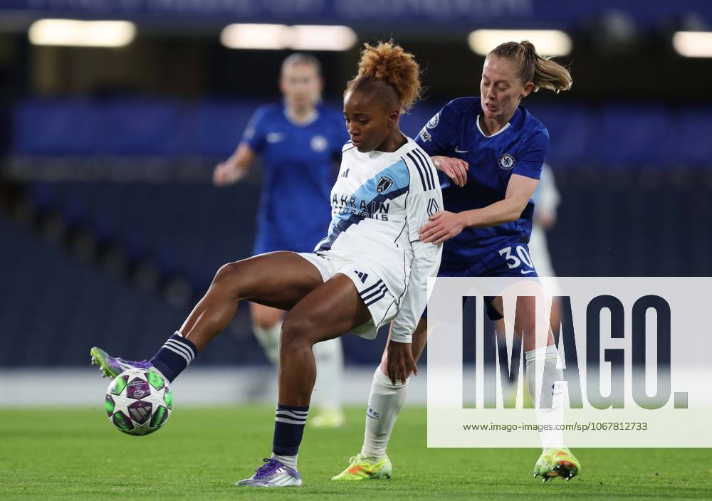 . - UEFA Women s Champions League 2025 26, League Phase, Chelsea Women v Paris FC, Stamford Bridge Stadium, London, England. - 15th October 2025. (C) Daniel Weir Crystal Pix Sharlie Yerro of Paris FC Feminines battles for the ball with Keira Walsh of Chelsea Women. - UEFA Women s Champions League 2025 26, League Phase, Chelsea Women v Paris FC, Stamford Bridge Stadium, London, England. - 15th October 2025. (C) Daniel Weir Crystal Pix London Stamford Bridge Stadium United Kingdom