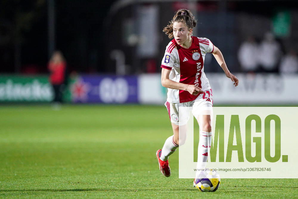 2025-10-16 Ajax v GC Frauenfussball - UEFA Women s Europa Cup 2025 2026 Second Qualifying Round AMSTERDAM, NETHERLANDS - OCTOBER 16: Nurija van Schoonhoven of Ajax runs with the ball during the UEFA Women s Europa Cup 2025 2026 Second Qualifying Round match between Ajax and GC Frauenfussball at Sportcomplex de Toekomst on October 16, 2025 in Amsterdam, Netherlands. Amsterdam Sportcomplex de Toekomst Netherlands Content not available for redistribution in The Netherlands directly or indirectly through any third parties.