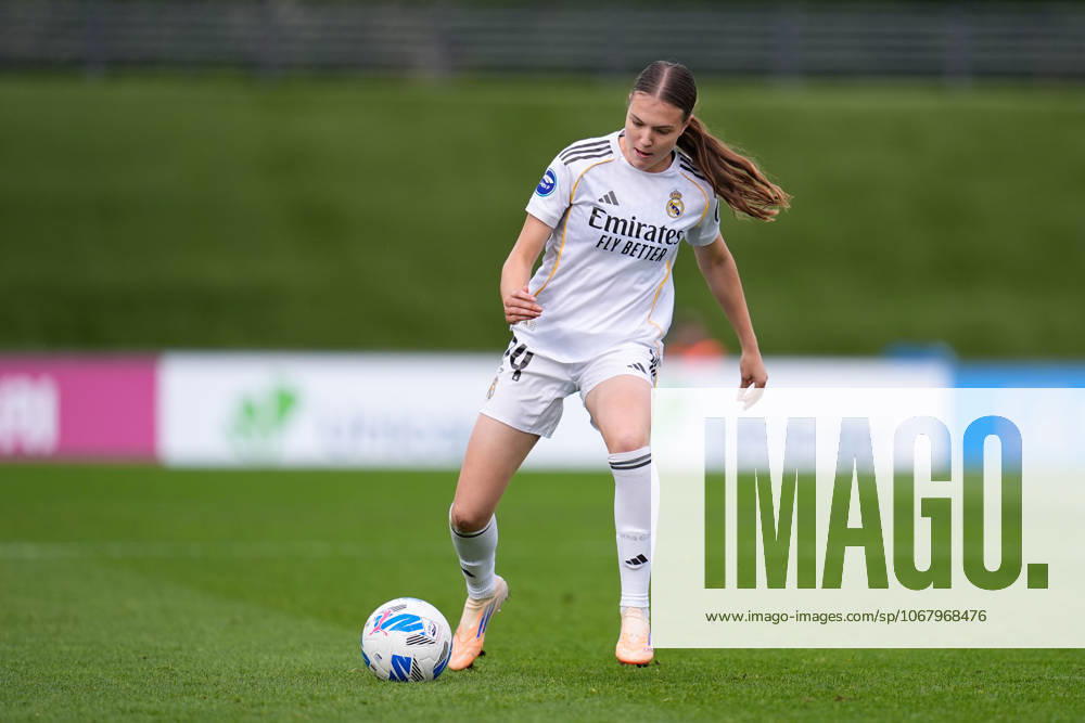 Lotte Keukelaar of Real Madrid in action during the Spanish Women League, Liga F, football match played between Real Madrid and Levante UD at Alfredo Di Stefano stadium on October 19, 2025, in Valdebebas, Madrid, Spain. Valdebebas Spain - ZUMAa181 20251019_zaa_a181_041