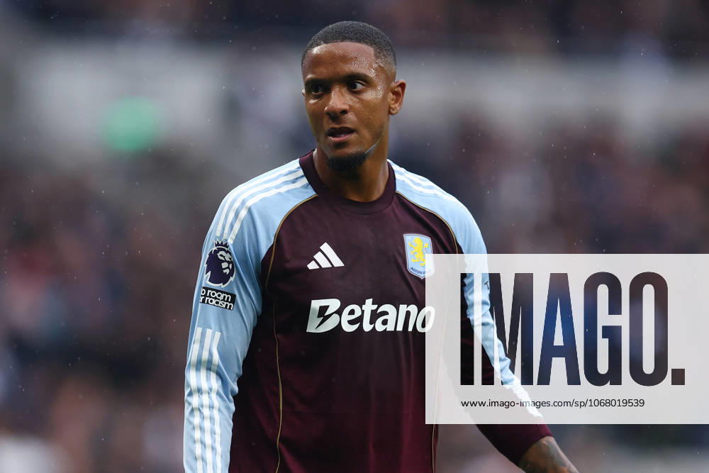 London, England, 19th October 2025. Ezri Konsa of Aston Villa during the Tottenham Hotspur vs Aston Villa Premier League match at the Tottenham Hotspur Stadium, London. Picture credit should read: Paul Terry Sportimage . SPI_129_PT_Tottenham_Villa SPI-4223-0129