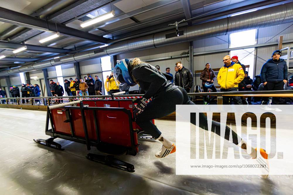 GER, Bobsleigh, Season 25 26, Women, Central performance test in bobsleigh push test Leona Klein Traditionally, the best German bobsleigh pilots and their pushers met in Oberhof for a test of strength 98559 Oberhof LOTTO Thüringen EISARENA Oberho Thüringen Germany