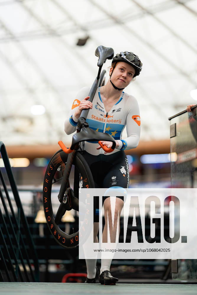 2025 Tissot UCI Track World Championships Picture by Alex Whitehead SWpix.com - 20 10 2025 - Cycling - 2025 Tissot UCI Track World Championships - Velodromo Penalolà n, Santiago, Chile - Training - Hetty van de Wouw of the Netherlands. Santiago Velodromo Parque Penalolà n Chile