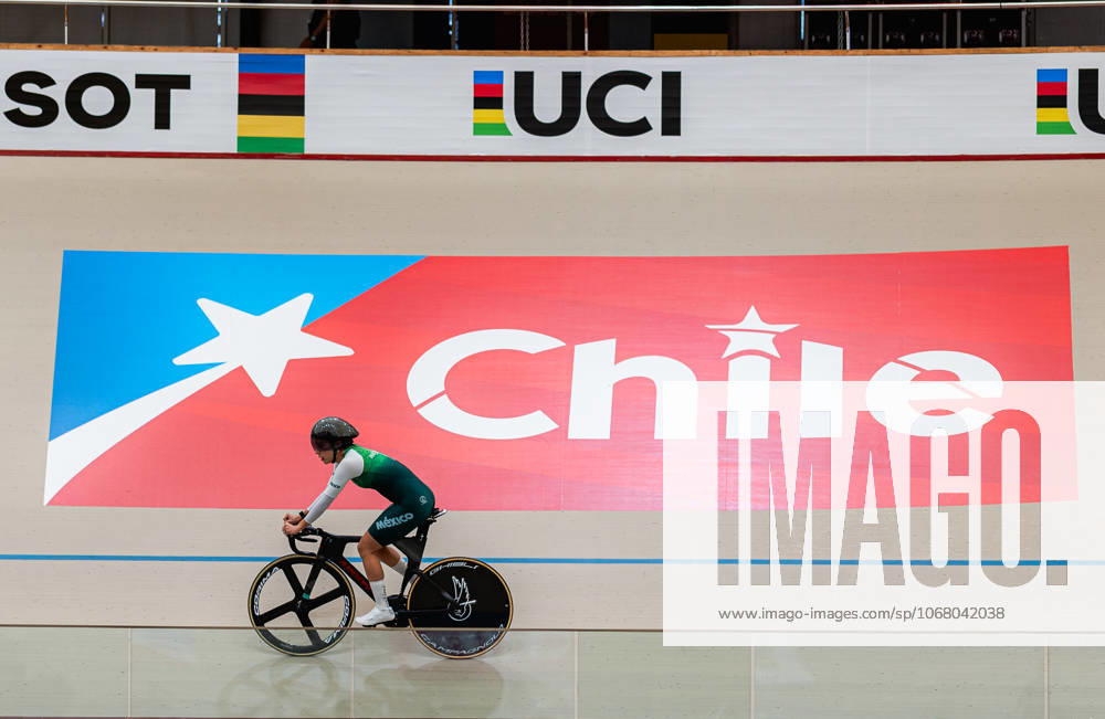 2025 Tissot UCI Track World Championships Picture by Alex Whitehead SWpix.com - 20 10 2025 - Cycling - 2025 Tissot UCI Track World Championships - Velodromo Penalolà n, Santiago, Chile - Training - Antonieta Gaxiola Gonzalez of Mexico. Santiago Velodromo Parque Penalolà n Chile