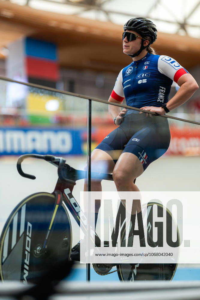 2025 Tissot UCI Track World Championships Picture by Alex Whitehead SWpix.com - 20 10 2025 - Cycling - 2025 Tissot UCI Track World Championships - Velodromo PenalolÃ n, Santiago, Chile - Training - Mathilde Gros of France. Santiago Velodromo Parque PenalolÃ n Chile