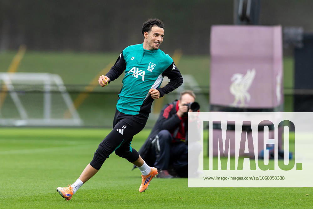 Football - UEFA Champions League - Eintracht Frankfurt v Liverpool FC LIVERPOOL, ENGLAND - Tuesday, October 21, 2025: Liverpool s Curtis Jones during a training session at the AXA Training Centre ahead of the UEFA Champions League match between Eintracht Frankfurt and Liverpool FC. (Photo by Jessica Hornby Propaganda)