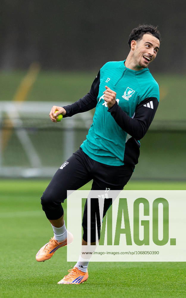 Football - UEFA Champions League - Eintracht Frankfurt v Liverpool FC LIVERPOOL, ENGLAND - Tuesday, October 21, 2025: Liverpool s Curtis Jones during a training session at the AXA Training Centre ahead of the UEFA Champions League match between Eintracht Frankfurt and Liverpool FC. (Photo by Jessica Hornby Propaganda)