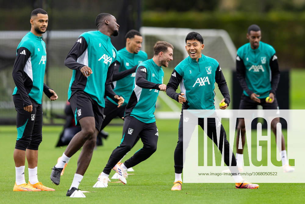 Football - UEFA Champions League - Eintracht Frankfurt v Liverpool FC LIVERPOOL, ENGLAND - Tuesday, October 21, 2025: Liverpool s Wataru EndÅ during a training session at the AXA Training Centre ahead of the UEFA Champions League match between Eintracht Frankfurt and Liverpool FC. (Photo by Jessica Hornby Propaganda)