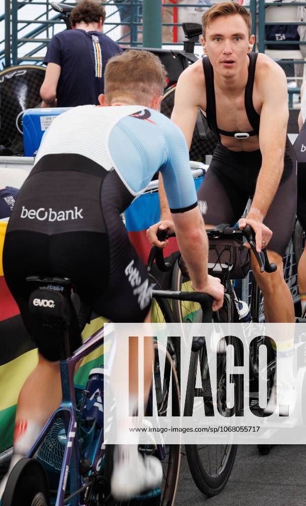 Belgian Fabio Van Den Bossche and Belgian Lindsay De Vylder pictured during a training session ahead of the 2025 UCI Track World Championships, in Santiago, Chile, Tuesday 21 October 2025. The Track World Championships take place from 22 to 26 October at the Velodromo de Penalolen in Santiago, Chile. BENOITxDOPPAGNE x137528197x