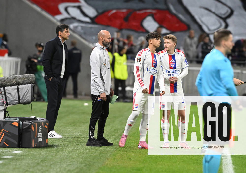 Football : Olympique Lyon v FC Bale -UEFA Europa ligue Paulo FONSECA coach of Lyon during the UEFA Europa League match between Lyon and FC Bale at Groupama Stadium Decines Charpieu Lyon on October 23, 2025 , France