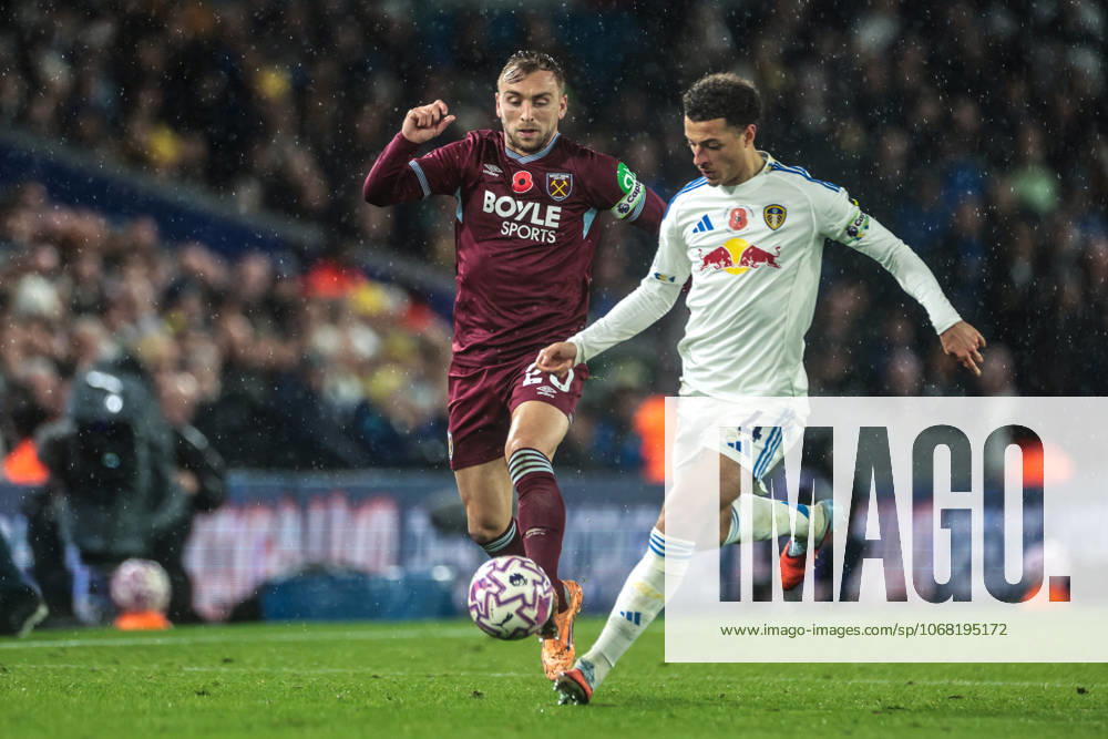 Premier League Leeds United v West Ham United Jarrod Bowen of West Ham United and Ethan Ampadu of Leeds United battle for the ball during the Premier League match Leeds United vs West Ham United at Elland Road, Leeds, United Kingdom, 24th October 2025 (Photo by Mark Cosgrove News Images) Leeds Elland Road West Yorkshire United Kingdom