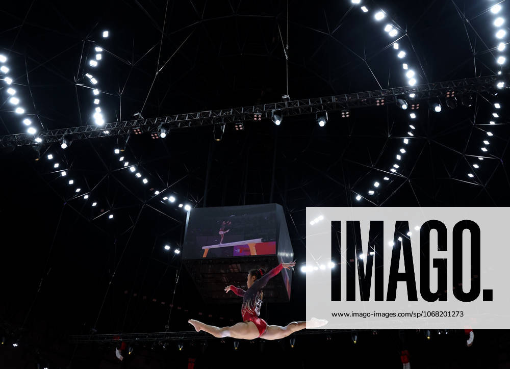 (251025) -- JAKARTA, Oct. 25, 2025 -- Zhang Qingying of China competes during the women s balance beam final at 53rd FIG Artistic Gymnastics World Championships in Jakarta, Indonesia, on Oct. 25, 2025. ) (SP)INDONESIA-JAKARTA-GYMNASTICS-WORLD CHAMPIONSHIPS-WOMEN S BALANCE BEAM BaixXuefei