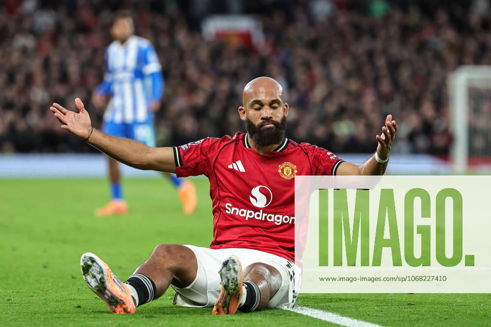 Premier League Manchester United, ManU v Brighton and Hove Albion Bryan Mbeumo of Manchester United appeals for a penalty but referee Anthony Taylor waves int away during the Premier League match Manchester United vs Brighton and Hove Albion at Old Trafford, Manchester, United Kingdom, 25th October 2025 (Photo by Mark Cosgrove News Images) Manchester Old Trafford Greater Manchester United Kingdom