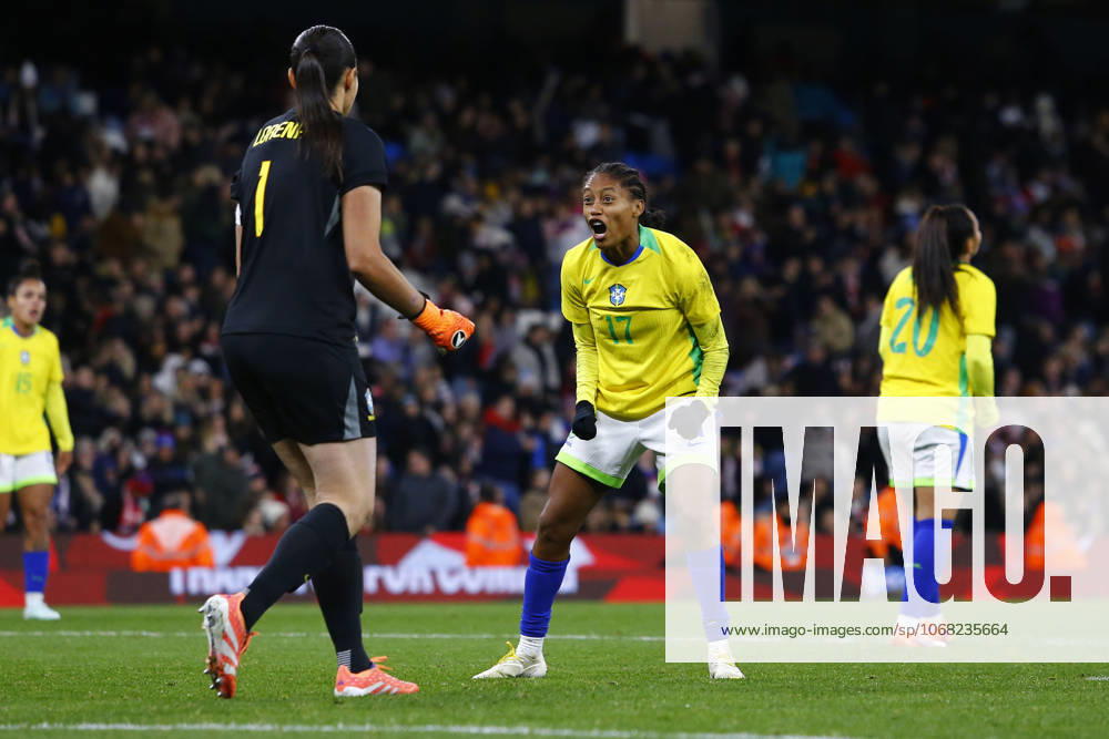 England v Brazil, Manchester, UK - 25 October 2025 Ary Borges of Brazil celebrates victory in the Womens International Friendly, Länderspiel, Nationalmannschaft match between England and Brazil at The Etihad Stadium on 25 October 2025 in Manchester, England (Photo by Steve Taylor PPAUK) Manchester The Etihad Stadium Greater Manchester England