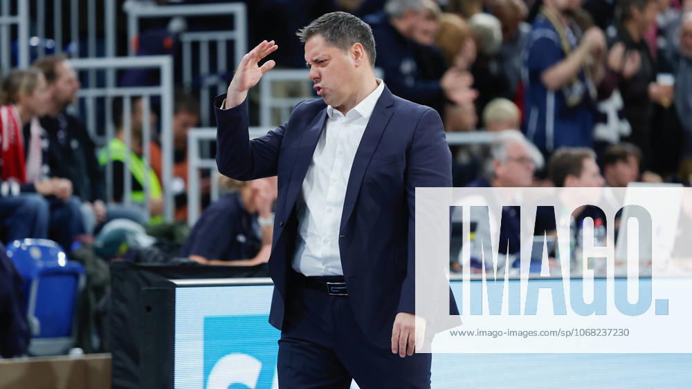In the picture excitement for Head Coach Sasa Filipovski Wuerzburg Baskets 25 10 2025, Basketball, MLP Academics Heidelberg Fitness First Wuerzburg Baskets, easyCredit BBL, Matchday 5, Germany, Heidelberg, SNP Dome,