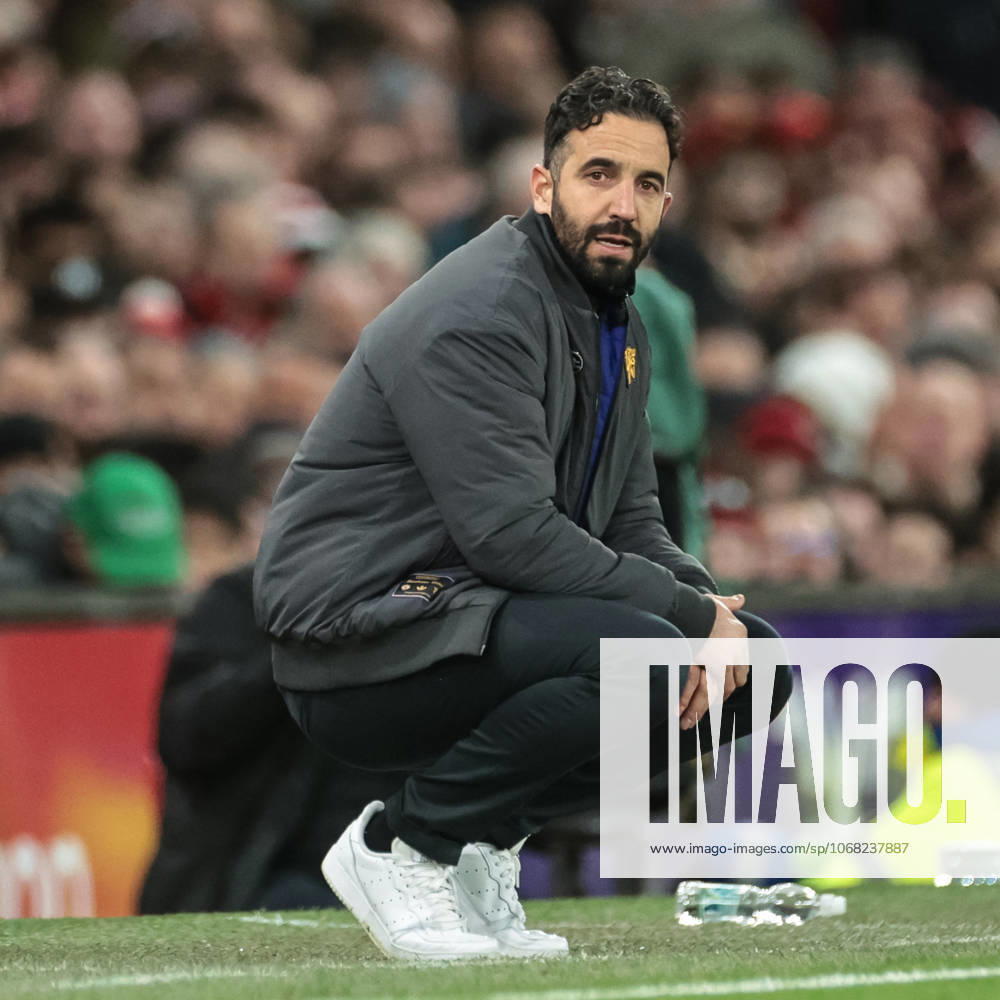 Premier League Manchester United, ManU v Brighton and Hove Albion Ruben Amorim manager of Manchester United looks on as he crouches on the ground during the Premier League match Manchester United vs Brighton and Hove Albion at Old Trafford, Manchester, United Kingdom, 25th October 2025 (Photo by Mark Cosgrove News Images) Manchester Old Trafford Greater Manchester United Kingdom