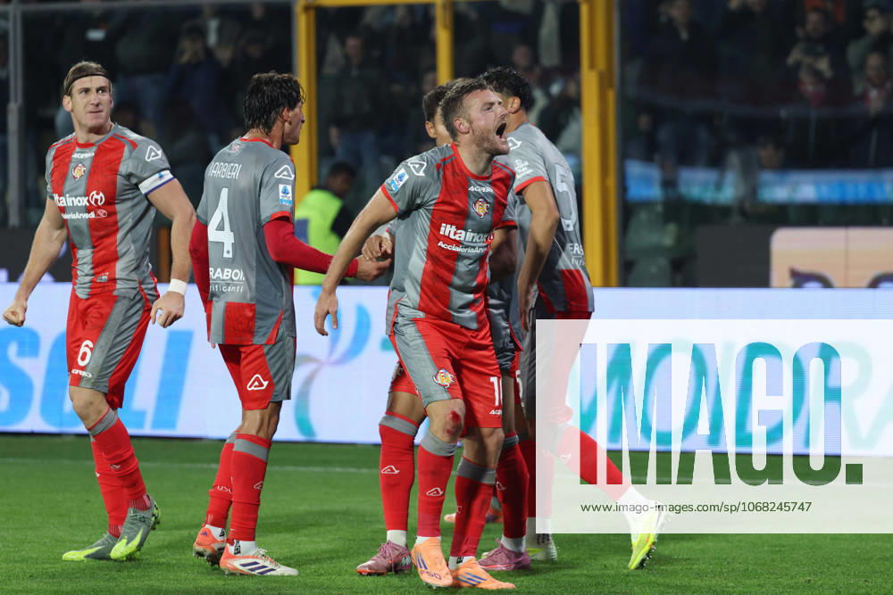 Esultanza gol 1-0 UC Cremonese s Jamie Vardy during the Serie A soccer match between Cremonese and Atalanta at the Giovanni Zini Stadium in Cremona Italy - Sunday, 25 october 2025. - Soccer .