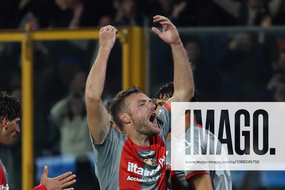 Esultanza gol 1-0 UC Cremonese s Jamie Vardy during the Serie A soccer match between Cremonese and Atalanta at the Giovanni Zini Stadium in Cremona Italy - Sunday, 25 october 2025. - Soccer .