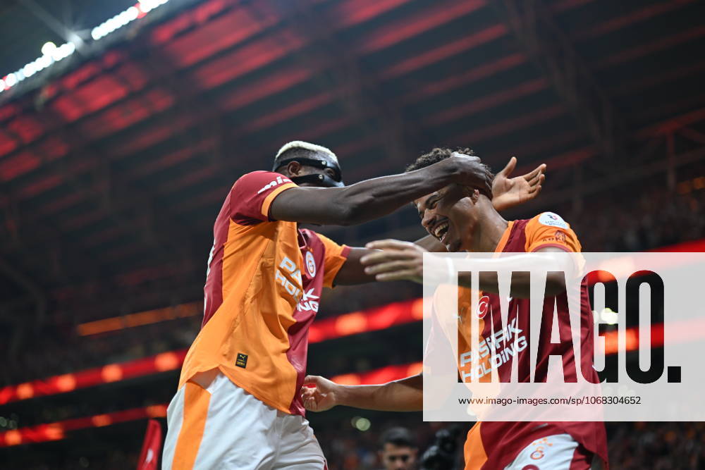 Galatasaray v Goztepe - Turkish Super Lig ISTANBUL, TURKIYE - OCTOBER 26: Gabriel Sara (8) of Galatasaray celebrates a score during the Turkish Super Lig week 10 football match between Galatasaray and Goztepe at RAMS Park Stadium in Istanbul, Turkiye on October 26, 2025. Abdulhamid Hosbas Anadolu Istanbul Turkey. Editorial use only. Please get in touch for any other usage.