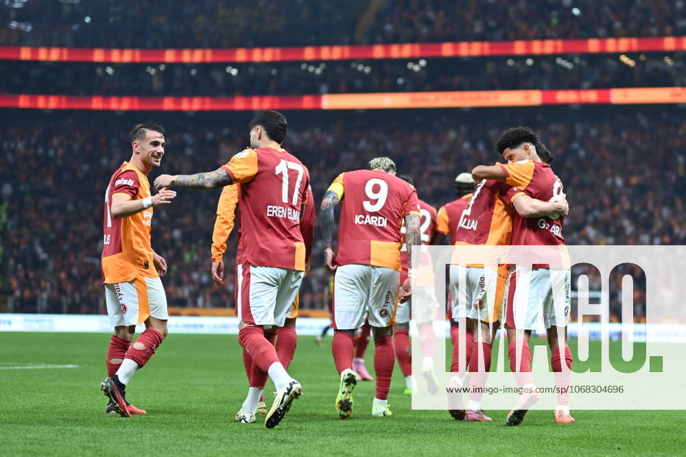 Galatasaray v Goztepe - Turkish Super Lig ISTANBUL, TURKIYE - OCTOBER 26: Gabriel Sara (8) of Galatasaray celebrates a score during the Turkish Super Lig week 10 football match between Galatasaray and Goztepe at RAMS Park Stadium in Istanbul, Turkiye on October 26, 2025. Abdulhamid Hosbas Anadolu Istanbul Turkey. Editorial use only. Please get in touch for any other usage.