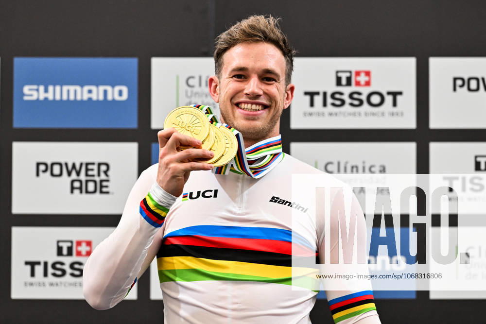 2025 Tissot UCI Track World Championships Picture by Simon Wilkinson SWpix.com - 26 10 2025 - Cycling - 2025 Tissot UCI Track World Championships - Velodromo Penalolén, Santiago, Chile - Men s Sprint Podium - Harrie Lavreysen (Netherlands) with the 4 Gold Medals he has won at the 2025 Tissot UCI Track World Championships