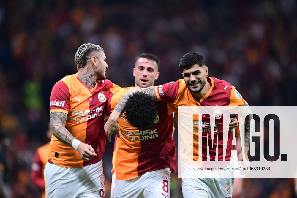 Galatasaray v Goztepe - Turkish Super Lig ISTANBUL, TURKIYE - OCTOBER 26: Gabriel Sara of Galatasaray celebrates with his team-mates after scoring a goal during the Turkish Super Lig week 10 football match between Galatasaray and Goztepe at RAMS Park Stadium in Istanbul, Turkiye on October 26, 2025. Abdulhamid Hosbas Anadolu Istanbul Turkey. Editorial use only. Please get in touch for any other usage.