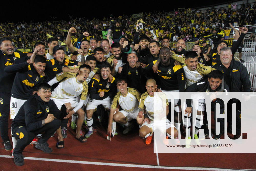 OHiggins vs Coquimbo Unido, campeonato 2025. Los jugadores de Coquimbo Unido celebran el triunfo contra OHiggins durante el partido de primera division disputado en el Estadio Codelco El Teniente de Rancagua, Chile. 26 10 2025 Jorge Loyola Photosport OHiggins vs Coquimbo Unido, 2025 First division league Coquimbo Unido players reacts after winning against OHiggins during the first division match at the Codelco El Teniente stadium in Rancagua, Chile. 26 10 2025 Jorge Loyola Photosport OHiggins vs Coquimbo Unido, campeonato 2025
