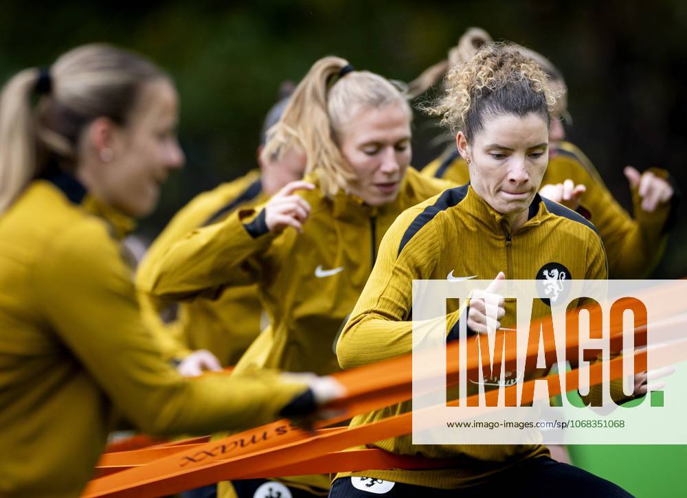 ZEIST - Dominique Janssen during a training session. The Dutch team is preparing for the friendly against Canada. ANP KOEN VAN WEEL ANPxSportx IVx 540461471 originalFilename: 540461471