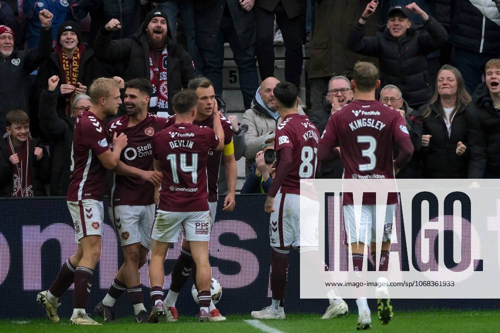 UK: Heart of Midlothian v Celtic, Scottish Premiership at Tynecastle Park, Edinburgh, Scotland on 26 October 2025: Pictured: Lawrence Shankland (Hearts) celebrates scoring the penalty with his team-mates Edinburgh Tynecastle Park Scotland