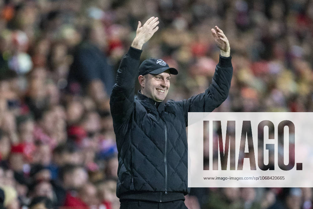 GER, Cottbus, Soccer, DFB Cup, 2nd main round, FC Energie Cottbus vs RB Leipzig in the picture from l Ole Werner coach RB Leipzig , laughing, Emotion 28 10 2025, LEAG Energie Stadion Cottbus DFB REGULATIONS PROHIBIT ANY USE OF PHOTOGRAPHS AS IMAGE SEQUENCES AND OR QUASI VIDEO,