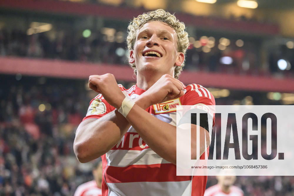 In the picture v l goal to 1 0 by Leopold Querfeld 1 FC Union , goal, hit, jubilation, goal celebration, joy, enthusiasm, celebrates, GER, Berlin, 1 FC Union Berlin vs Arminia Bielefeld DFB Pokal , Bundesliga, football, DFB, season 2025 2026, Alte Foersterei, DFB DFL REGULATIONS PROHIBIT ANY USE OF PHOTOGRAPHS AS IMAGE SEQUENCES AND OR QUASI VIDEO, 29 10 25,