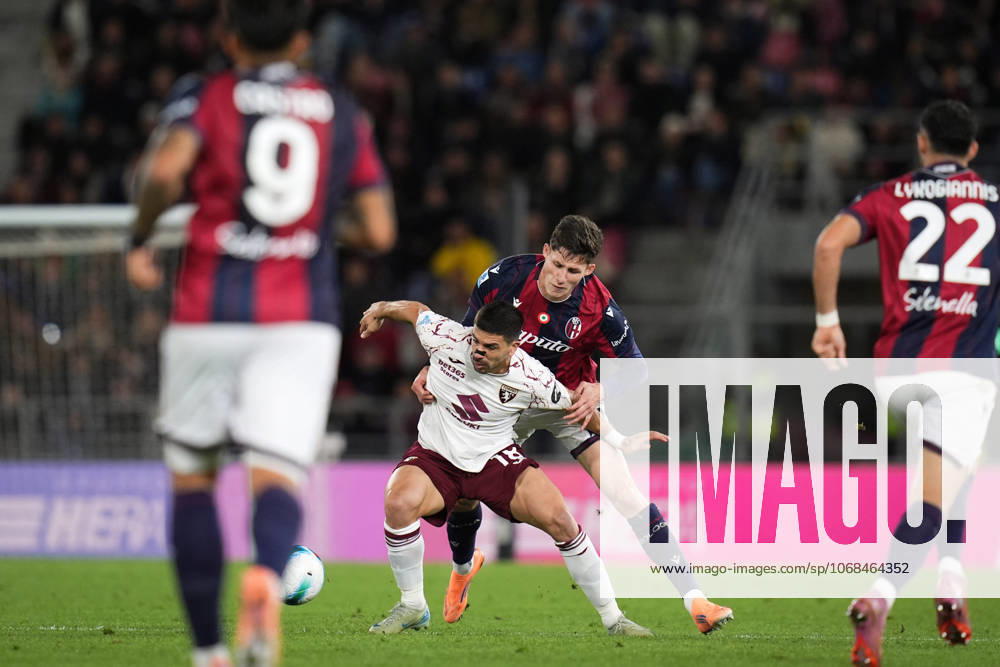 Torino s Giovanni Simeone fights for the ball with Bologna s Martin Vitik during the Serie A soccer match between Bologna and Torino at the Renato DallÕAra Stadium in Bologna, north Italy - Wednesday, October 29, 2025 -