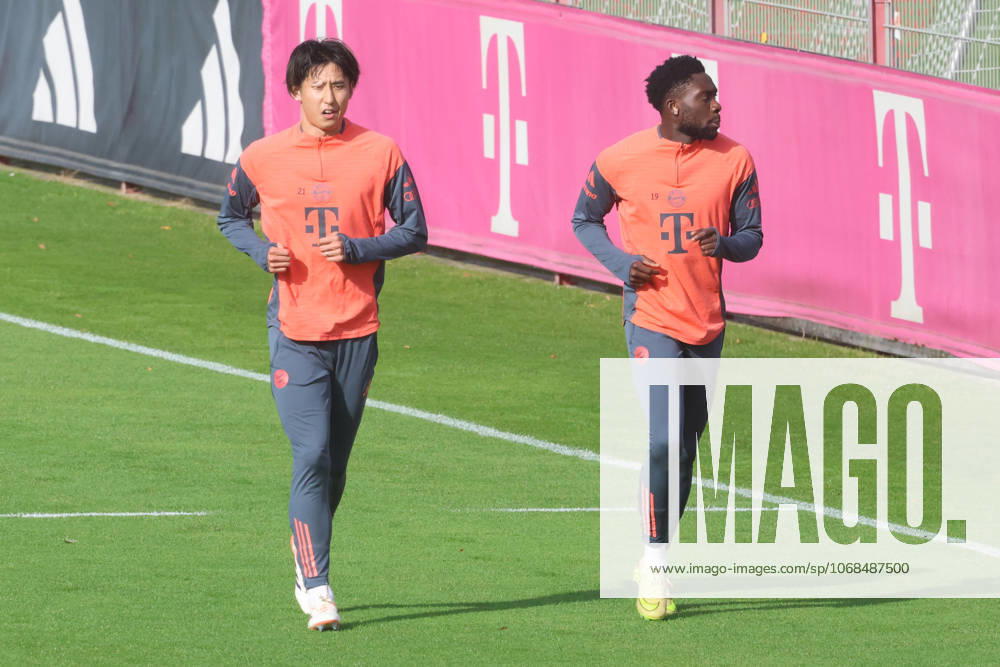 From l 21 Hiroki Ito, 19 Alphonso Davies, rehab training, running, soccer FC Bayern Munich training at Säbenerstrasse 28 10 2025 PHOTO Mladen Lackovic LakoPress