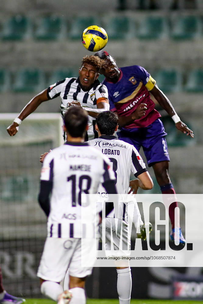 Liga Portugal 2: Portimonense - Torreense Portimao, Portugal - 30 10 2025: Liga Portugal 2 Meu Super 9th round match between SC Portimonense and SCU Torreense at Estadio Municipal de Portimao 9 Portimonense attacker, Tamble Ulisses Folgado Monteiro climbs high and wins a header Mandatory Credit: Toby Tande Avant Sports Agency Portimao Estadio Municipal de Portimao Portugal