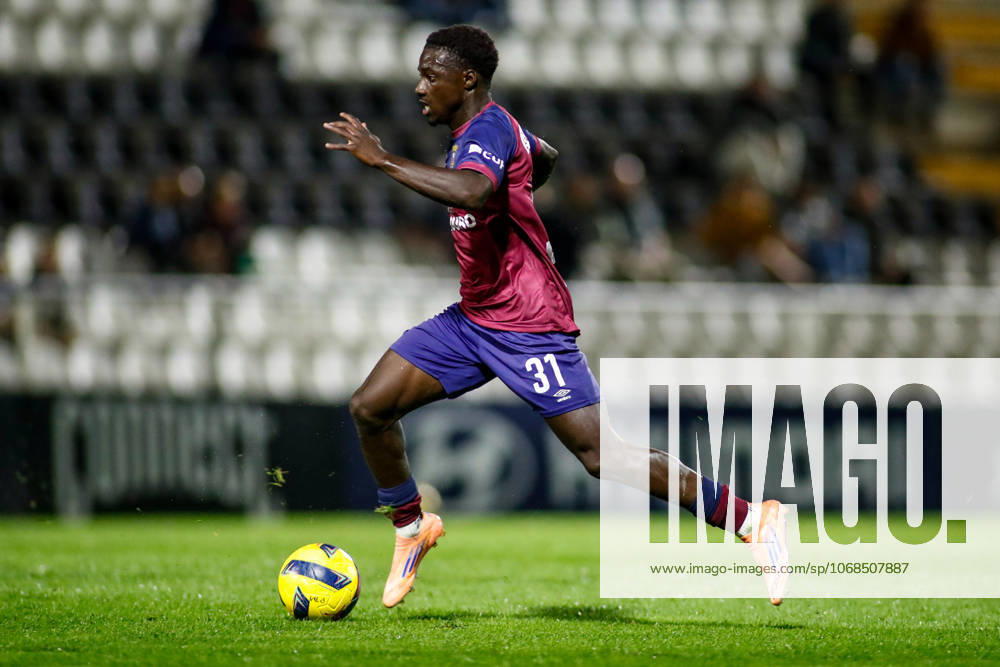 Liga Portugal 2: Portimonense - Torreense Portimao, Portugal - 30 10 2025: Liga Portugal 2 Meu Super 9th round match between SC Portimonense and SCU Torreense at Estadio Municipal de Portimao 31 Torreense attacker, Ismail Seydi running forward with the ball Mandatory Credit: Toby Tande Avant Sports Agency Portimao Estadio Municipal de Portimao Portugal