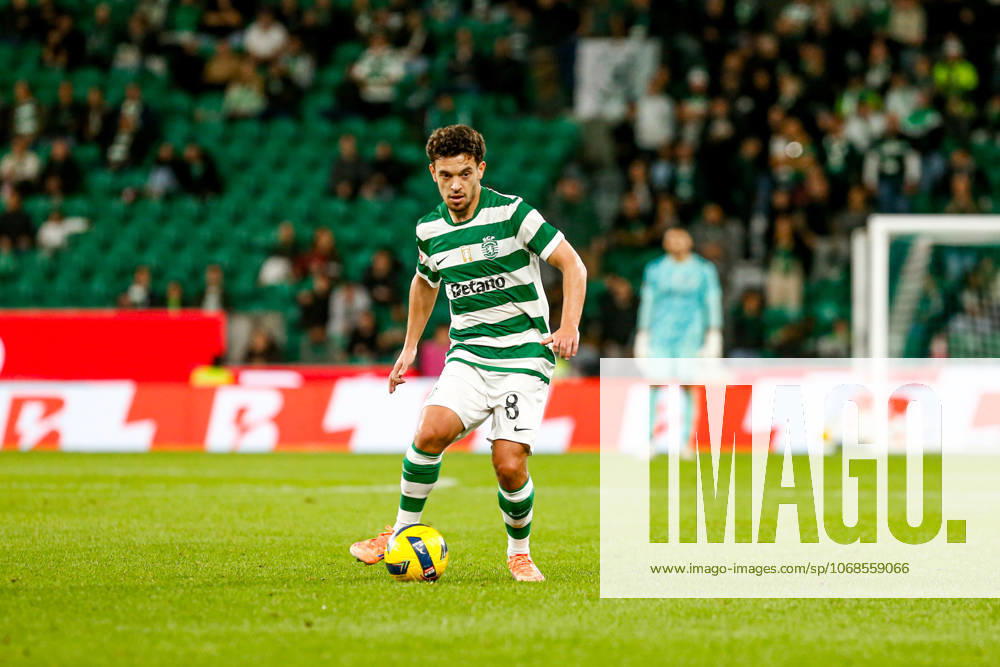 Pedro Goncalves midfielder of Sporting CP during the Liga Portugal Betclic match between Sporting CP and FC Alverca at the Estadio Jose Alvalade in Lisbon on October 31, 2025. Liga Portugal Betclic - Sporting CP vs FC Alverca (Valter Gouveia SPP)