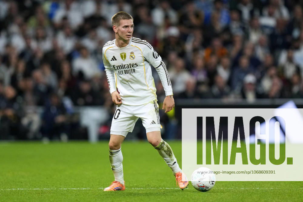 ESP: Real Madrid CF - Valencia CF. La Liga EA Sports. Date 11 Franco Mastantuono of Real Madrid CF during the La Liga EA Sports match between Real Madrid CF and Valencia CF played at Santiago Bernabeu Stadium on November 1, 2025 in Madrid. kpng