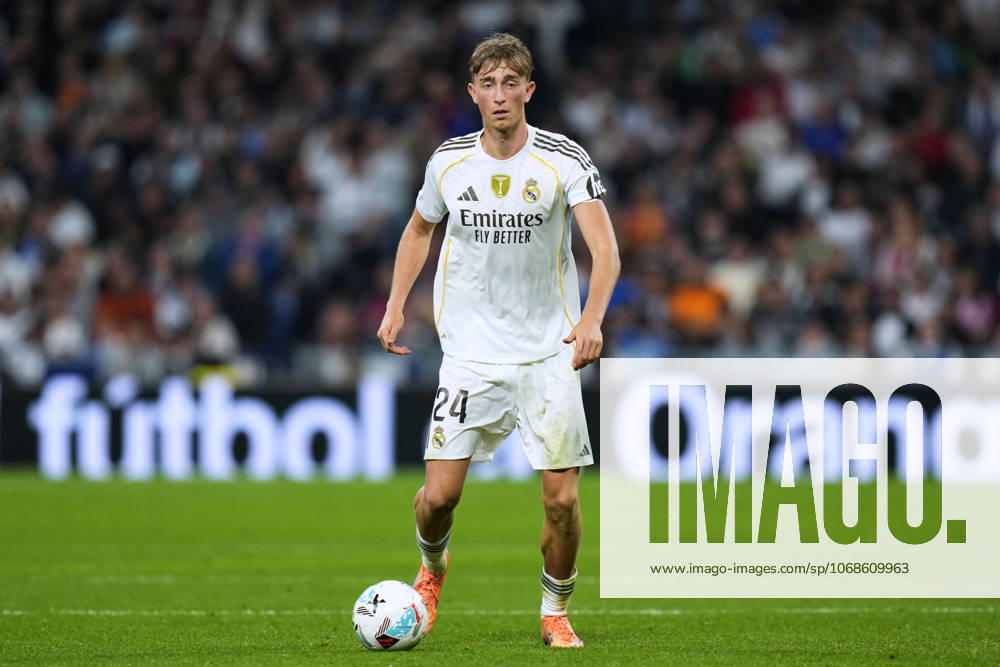 ESP: Real Madrid CF - Valencia CF. La Liga EA Sports. Date 11 Dean Huijsen of Real Madrid CF during the La Liga EA Sports match between Real Madrid CF and Valencia CF played at Santiago Bernabeu Stadium on November 1, 2025 in Madrid. kpng