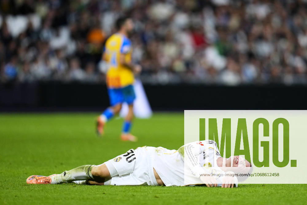 ESP: Real Madrid CF - Valencia CF. La Liga EA Sports. Date 11 Franco Mastantuono of Real Madrid CF during the La Liga EA Sports match between Real Madrid CF and Valencia CF played at Santiago Bernabeu Stadium on November 1, 2025 in Madrid. kpng