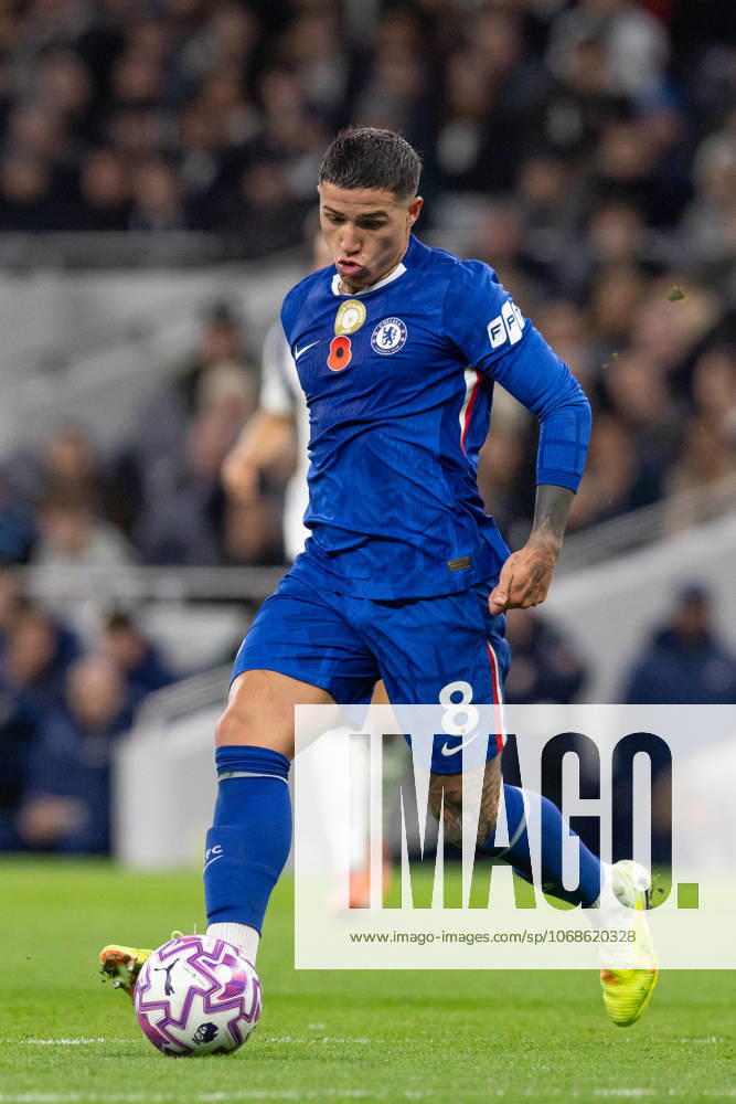 Tottenham Hotspur v Chelsea FC, Premier League, Football, The Tottenham Hotspur Stadium, London, UK - 01 Nov 2025 Enzo Fernandez of Chelsea FC in action London The Tottenham Hotspur Stadium Tottenham GBR, UK NEWSPAPERS OUT