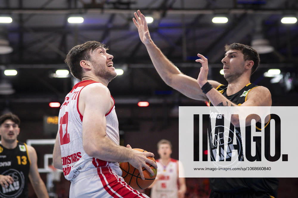 Barmer 2 Basketball Bundesliga ProA RheinStars Cologne vs Kirchheim, 02 11 25 Laurent Raphael Zoccoletti RheinStars Cologne, 12, PF , Aeneas Jung Bozic Estriche Knights Kirchheim, 19, PF Cologne, 02 11 25 Barmer 2 Basketball Bundesliga ProA RheinStars Cologne vs Kirchheim at the Motor World in Cologne
