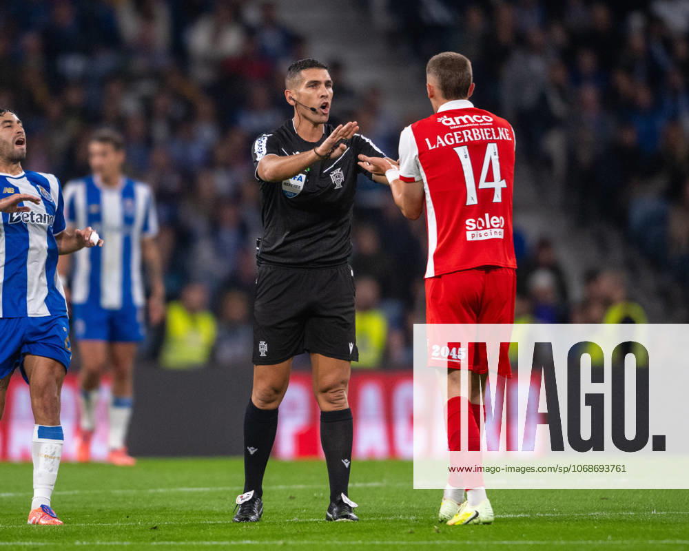 FABIO VERISSIMO referee of the match seen on action during the Liga Portugal Betclic 2025 26 match between FC Porto and SC Braga, on November 2, 2025 at Estadio do Dragao, Porto, Portugal Porto Portugal - ZUMAl192 20251102_zsp_l192_028
