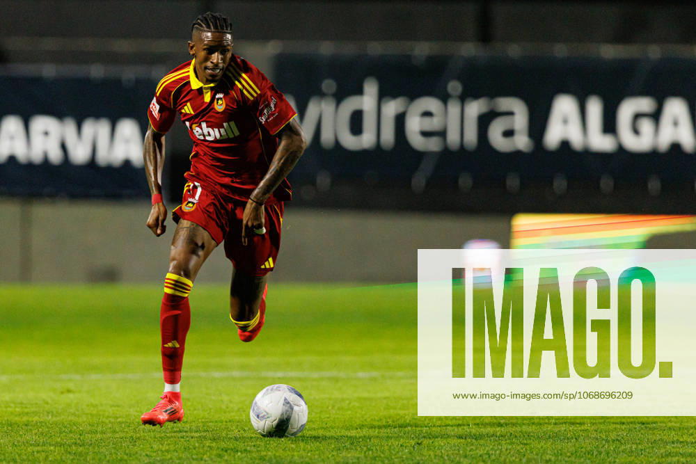 Andre Luiz seen during Liga Portugal game between teams of CF Estrela Amadora and Rio Ave FC at Estadio Jose Gomes (Maciej Rogowski Ball Raw Images) Amadora Estadio Jose Gomes Portugal